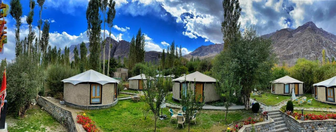 Mystique Meadows Earth Homes Hundar Esterno foto